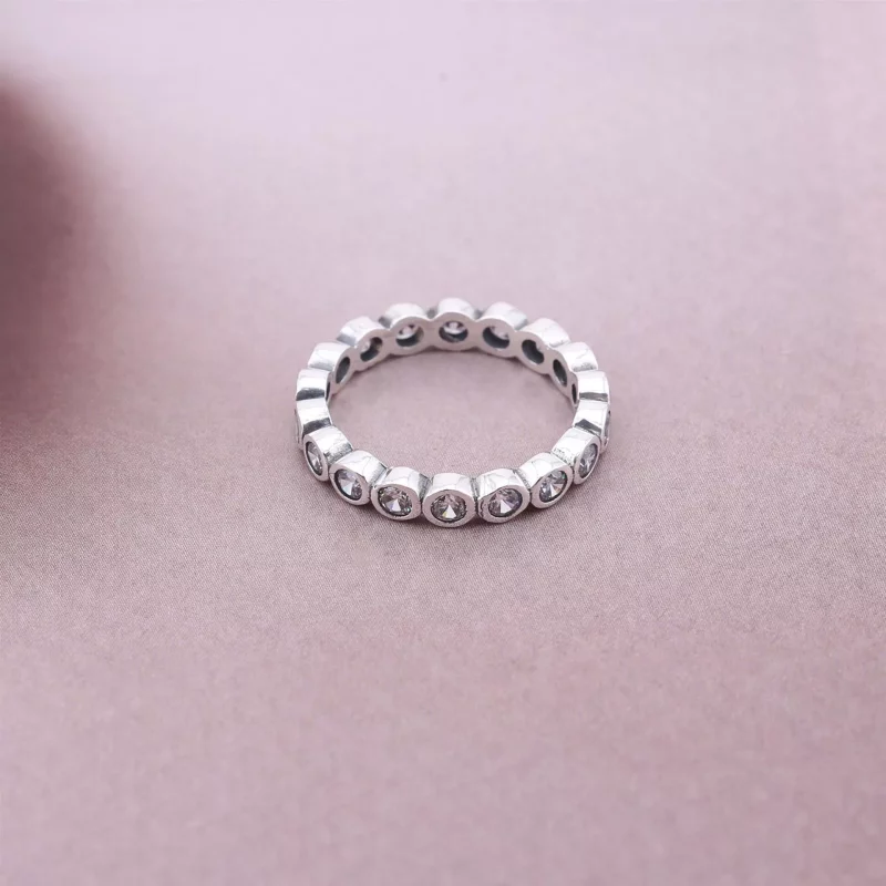 (afbeelding voor) PANDORA Large Round Eternity Silver Ring With Cubic Zirconia - 190942CZ - Bekijken 3