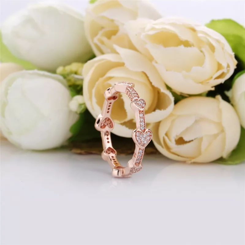 (afbeelding voor) Pandora Rose Alluring Hearts Ring 187729CZ - Bekijken 2