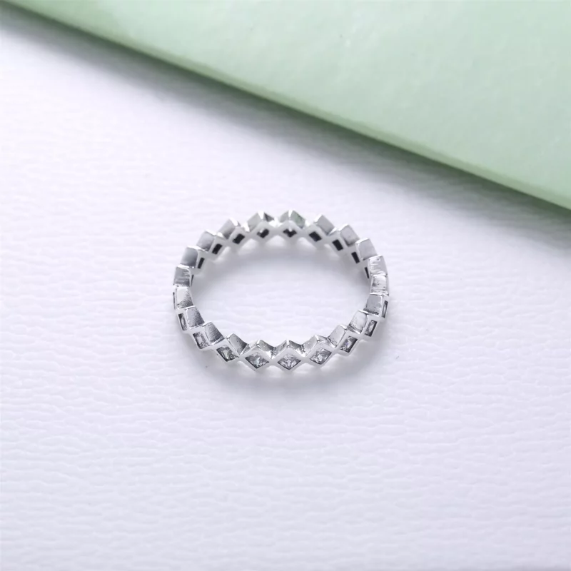 (afbeelding voor) PANDORA Square Eternity Silver Ring With Cubic Zirconia - 190944CZ - Bekijken 3