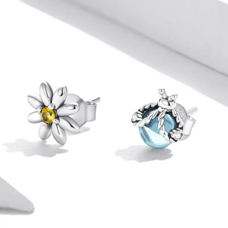(afbeelding voor) Pandora Style Asymmetrisch Daisy Lieveheersbeestje Oorknopjes - SCE1364 - Bekijken 4