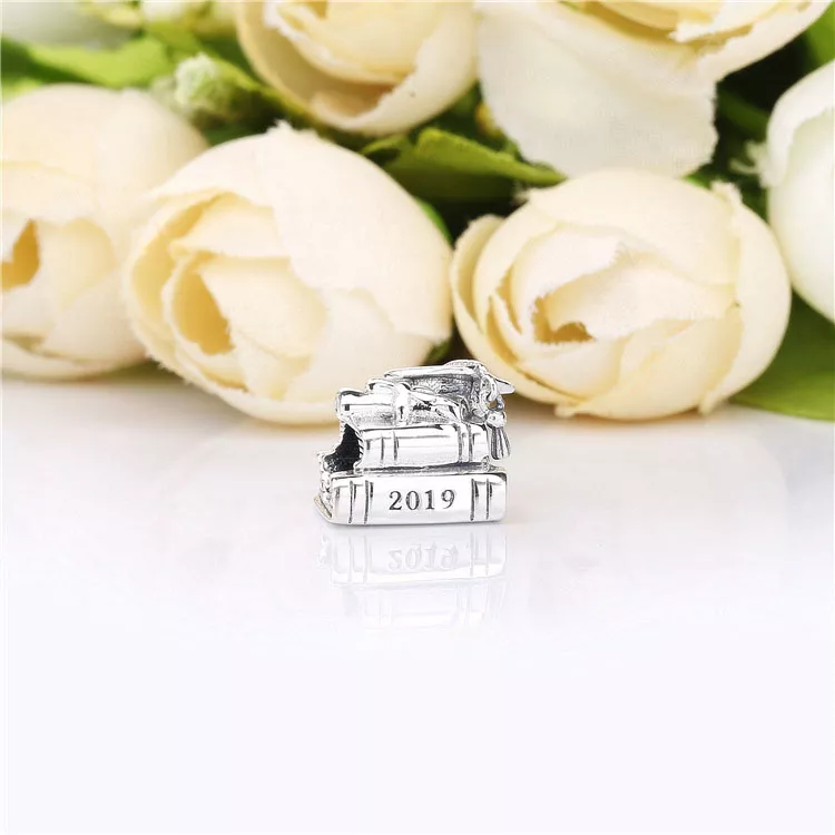 (afbeelding voor) Pandora Cap, Book & Scroll Bedel - 798034 - Bekijken 2