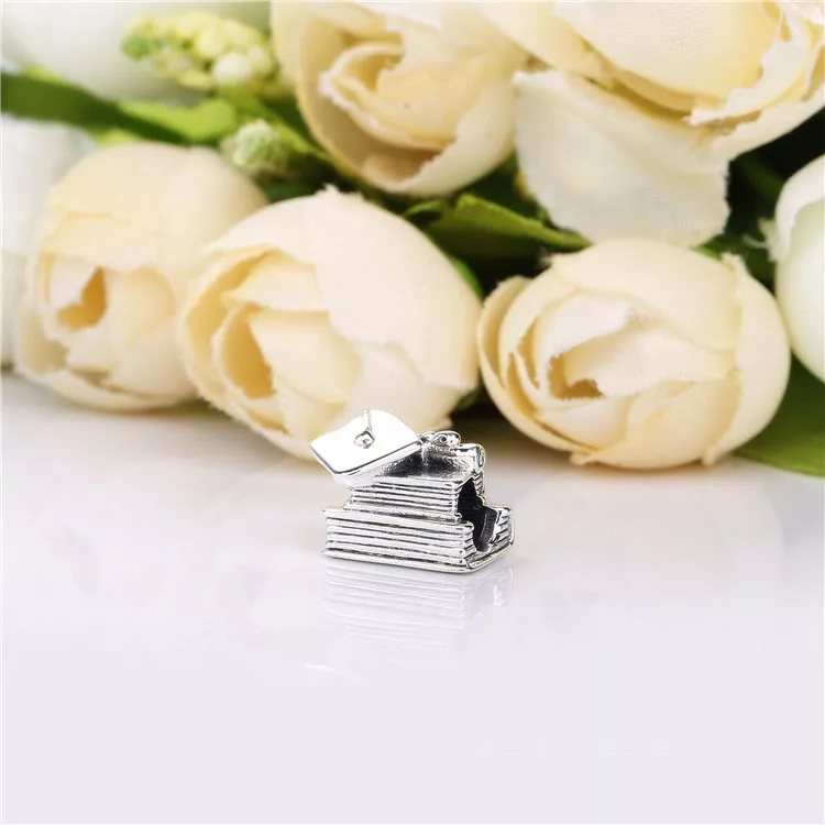 (afbeelding voor) Pandora Cap, Book & Scroll Bedel - 798034 - Bekijken 3
