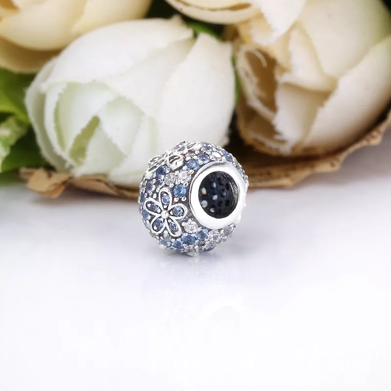 (afbeelding voor) PANDORA Groenblauw Pavé Madeliefje Bedel 798797C01 - Bekijken 3