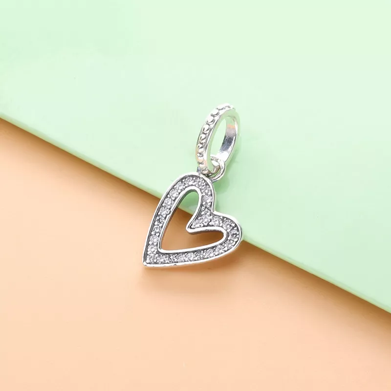 (afbeelding voor) PANDORA Sprankelend Vrije Hand Hart Ketting Met Hanger 398688C01 - Bekijken 4