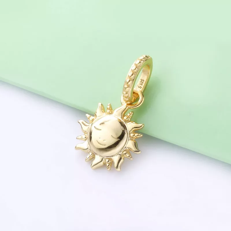 (afbeelding voor) PANDORA Sprankelende Zon Hanger 368793C01 - Bekijken 3